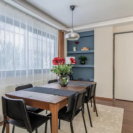 Charming Flat With Backyard Close To Zorlu Center Apartment *