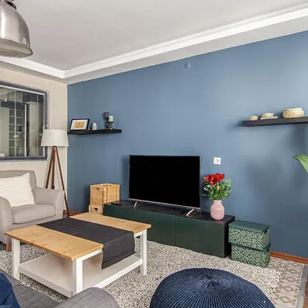 Apartment Charming Flat With Backyard Close To Zorlu Center Istanbul