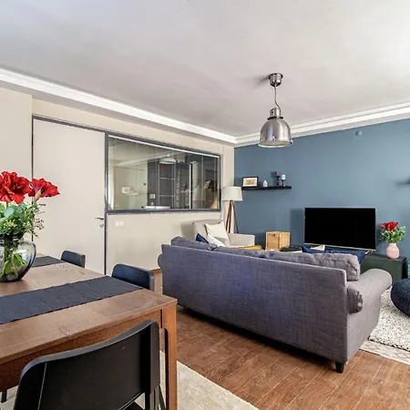 Charming Flat With Backyard Close To Zorlu Center Istanbul