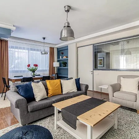 Charming Flat With Backyard Close To Zorlu Center Istanbul