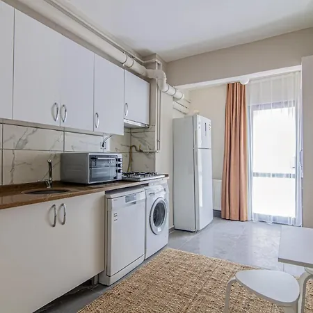 Charming Flat With Backyard Close To Zorlu Center Istanbul