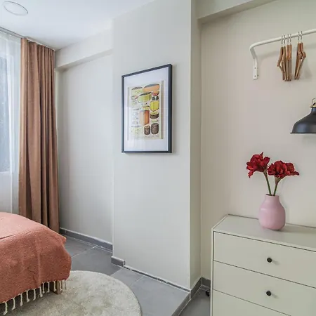 Charming Flat With Backyard Close To Zorlu Center Apartment Istanbul