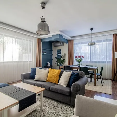 Charming Flat With Backyard Close To Zorlu Center